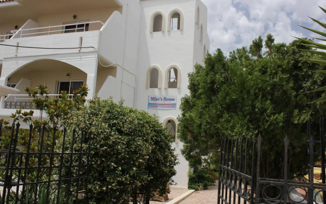Mike's House Hotel