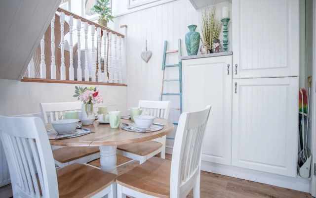 Bee Happy - 1 Bedroom Holiday Home - Saundersfoot