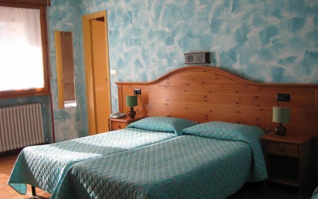 Hotel Holiday Debili