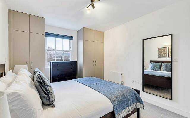 Chiswick Gem: 2 Bedroom Flat