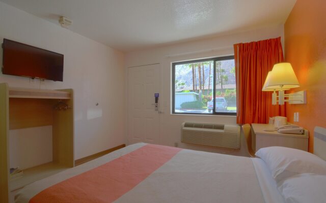 Motel 6 Palm Springs, CA - East - Palm Canyon