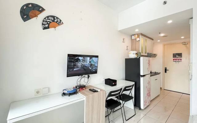 Modern Living Studio Room Apartment M-Town Residence