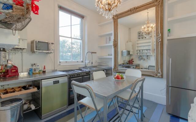 Stunning 3 Bedrooms Apartment on Portobello Road