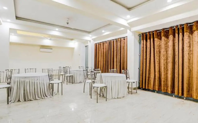 Hotel Golf Course Sapphire By FabHotels