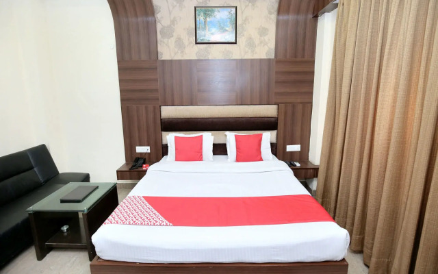 OYO 5710 The Majestic Crown Hotel