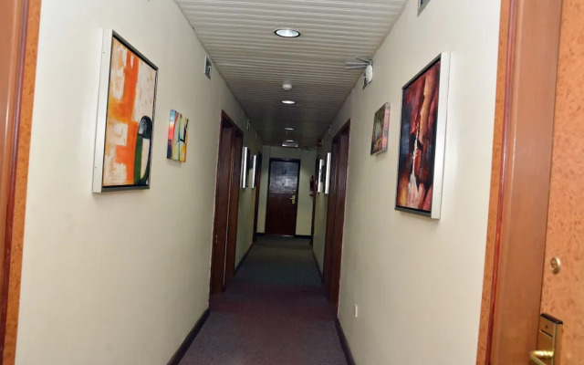 Aradous Hotel