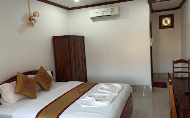 Leung Kham Hotel