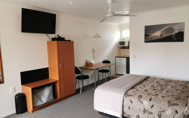 Bks Egmont Motor Lodge – Guest Rooms – New Plymouth