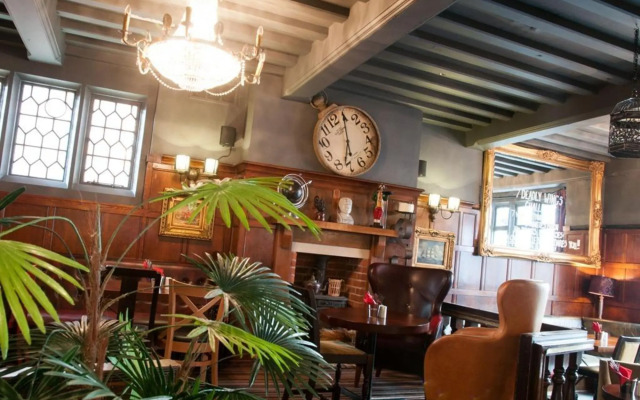 Huckleberrys Bar and Grill