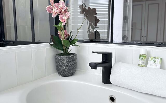 B 511 - Best deal in the center of Paris