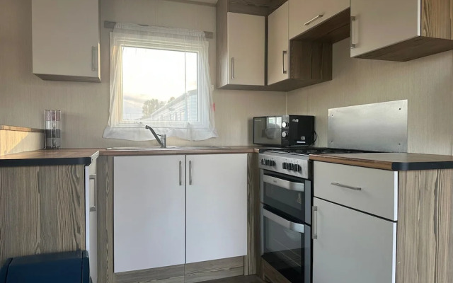 2br-sleeps6-wifi-freeparking-holidaypark