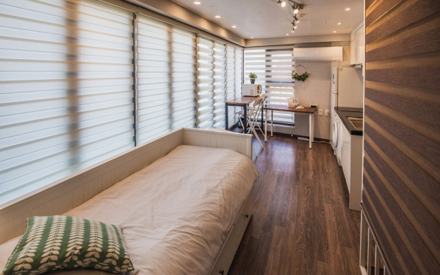 Myeongdong Artmonstay Guesthouse