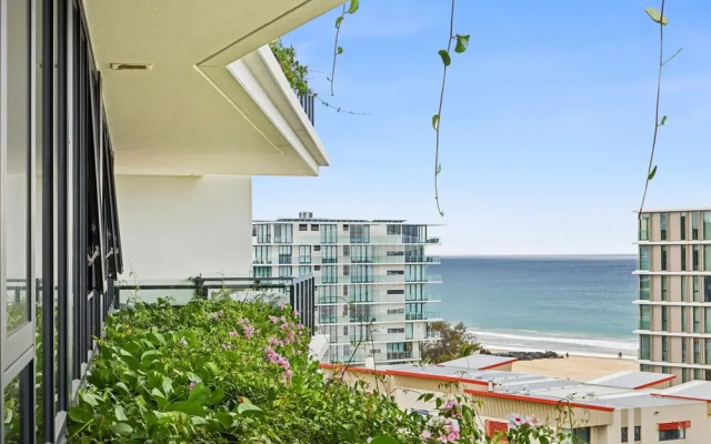 Glorious Ocean Views, 2-bed, Pool & Amenities
