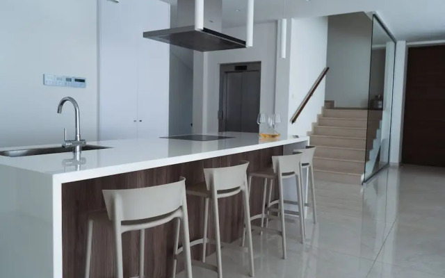 Vivo Mare Beachfront - Seaview Villas
