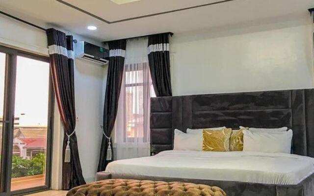 3 bedroom with gym ,pool and balcony