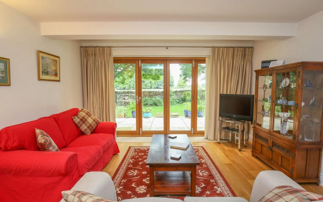5 Burford Mews