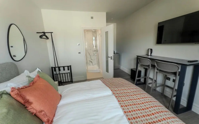 George Apartments