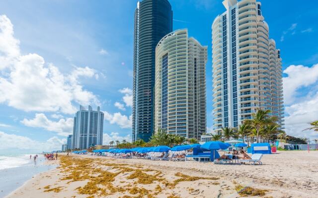 MARENAS BEACH RESORT by Miami And The Beaches Rentals