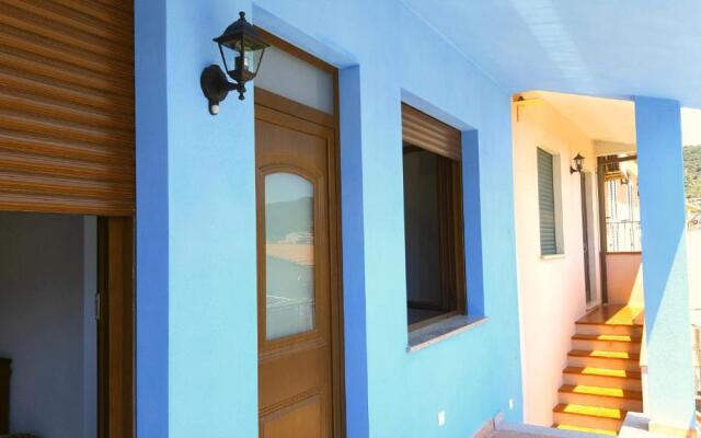 Casa Azzurra - Blue House