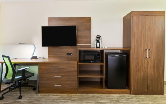 Holiday Inn Express Hotel & Suites Bentonville by IHG