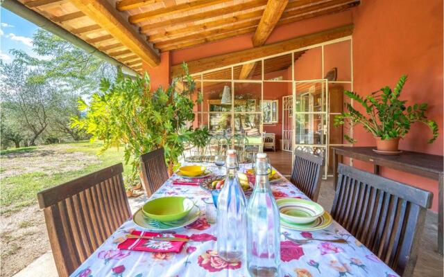Stunning Home in Impruneta With 3 Bedrooms and Wifi