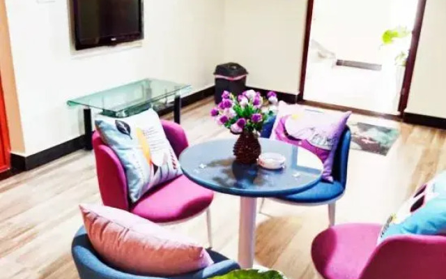 Hongliang Homestay (Jingdezhen Taoxichuan 1 Branch)