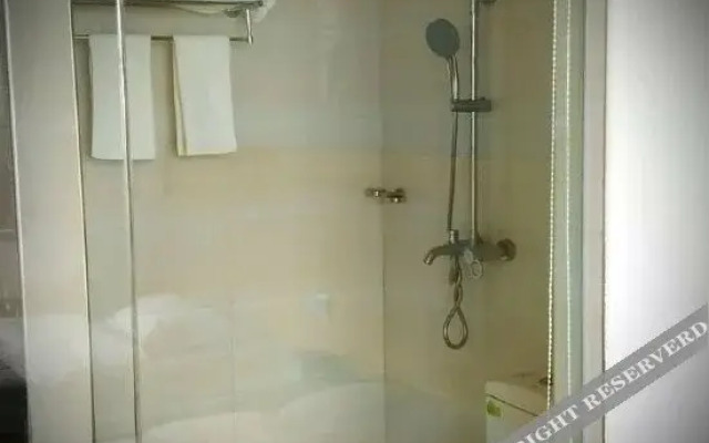 Junyi Hotel (Weizhou Island)