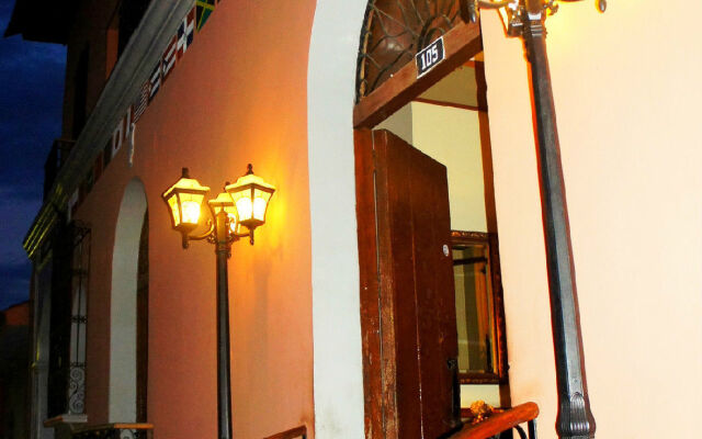 Hotel Los Balcones Leon