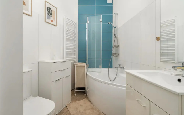 Large Family Poznan Apartment by Renters