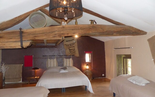 Gîte atypique la croix du py