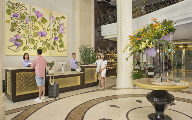 Holiday Beach Hotel Danang