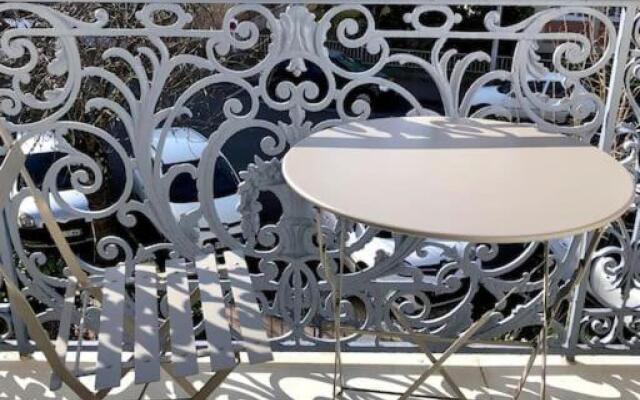 Sainte Cecile 5 - T3 Elegant, Limineux Et Central