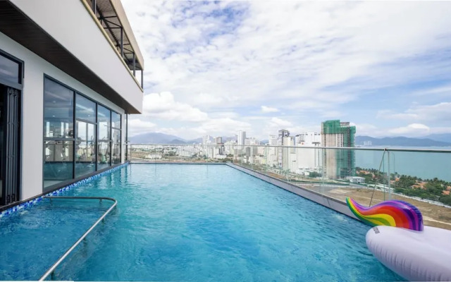 Miracle Luxury Hotel