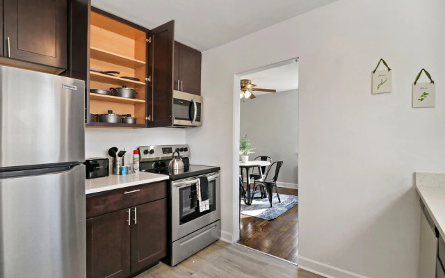 Comfy 2BR Rogers Park Apt in Sheridan