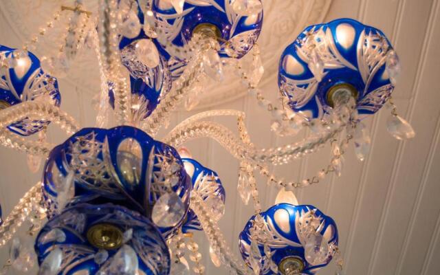 Oak Hill on Love Lane