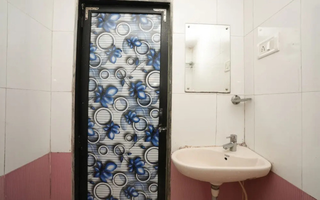 OYO 36061 Om Residency