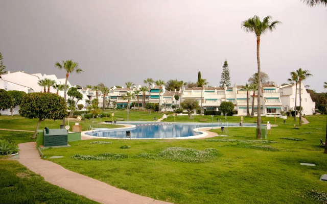 Suitur beachfront duplex with pool and sea views