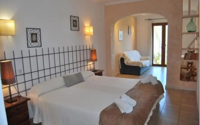 Villa - 6 Bedrooms with Pool and WiFi - 103977