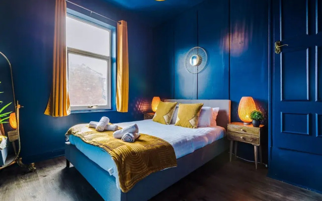 R&R Character Victorian 4-Bedroom Home