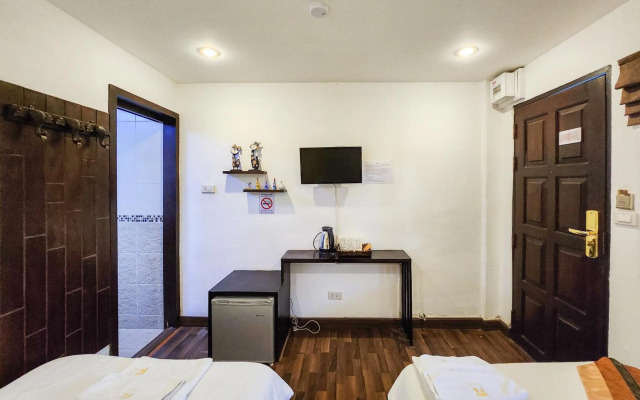 Pai Residence Chiangmai Gate
