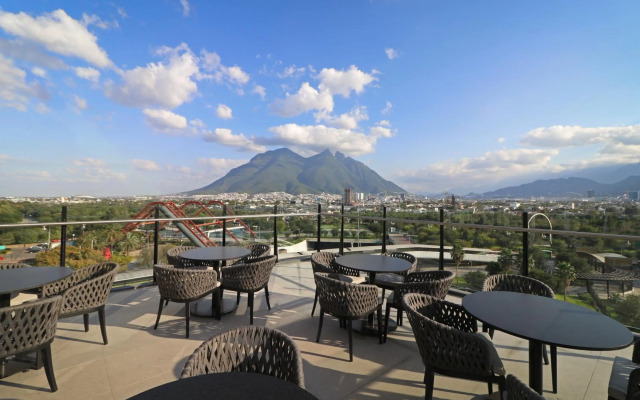 Holiday Inn Express Monterrey Fundidora by IHG