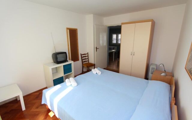 Apartment Maestral
