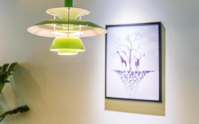 Zhengzhou Erqi·Zhengzhou Railway Station· Locals Apartment 00159950