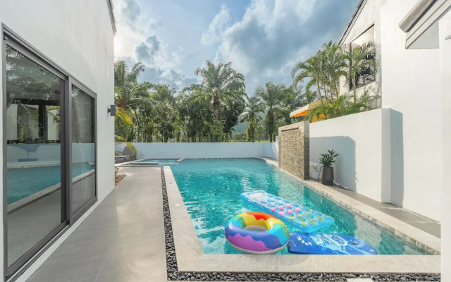 Golfside 5BRVilla with Private Pool V192