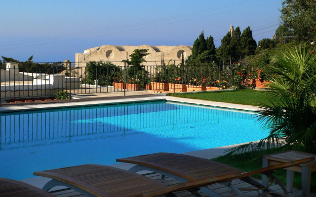 Hotel Canasta