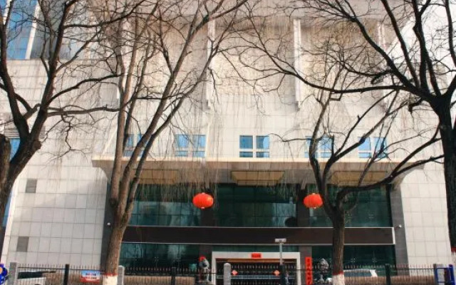 Xining Dongchuan Industrial Park Qingyun Hotel (Chengdong Wuyue Plaza)