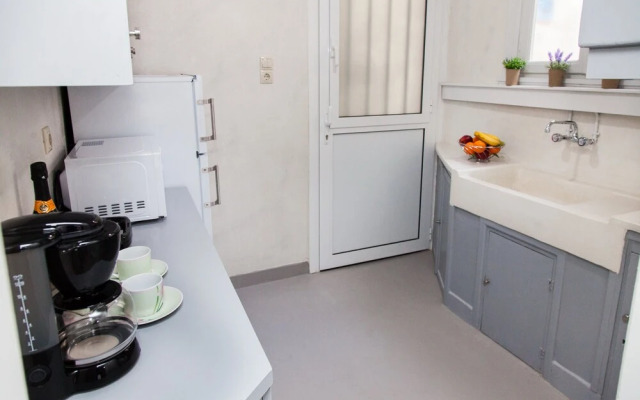 Stay in Fabulous Apartment in Athens