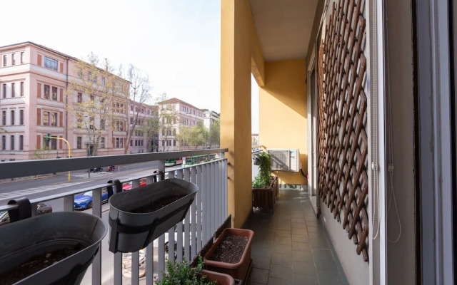 Porta Volta Bright and Roomy Flat