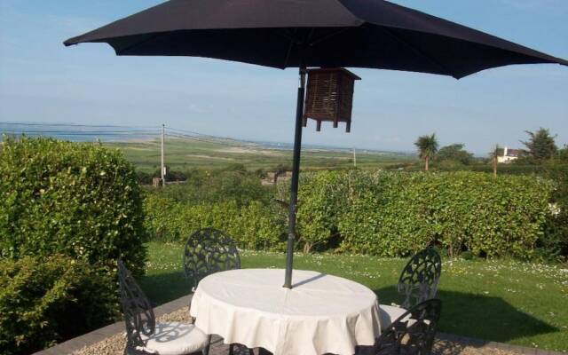 Shores Country House Bed & Breakfast