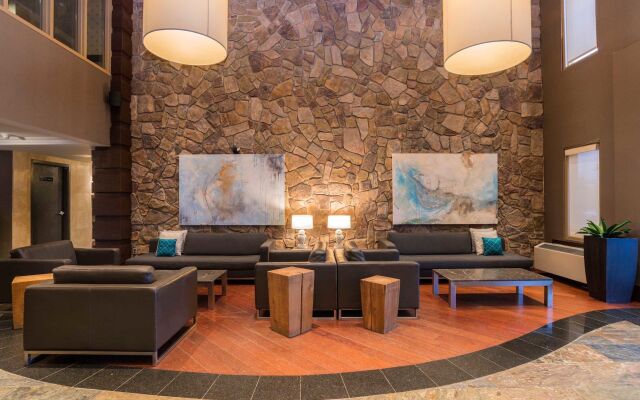 Sandman Signature Calgary Airport Hotel